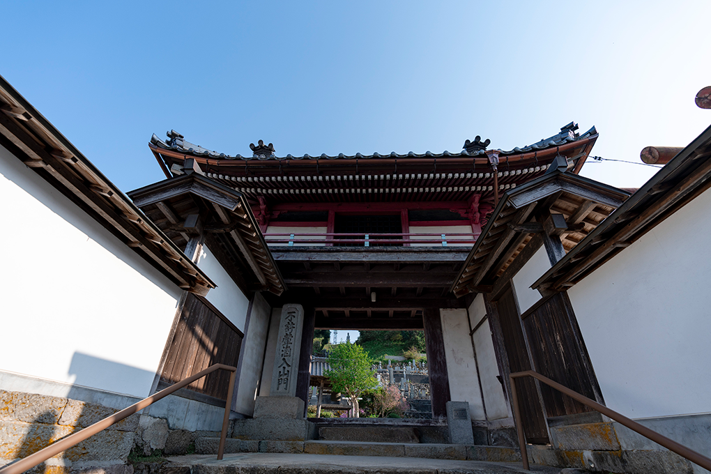 黄檗宗 東祥寺の門